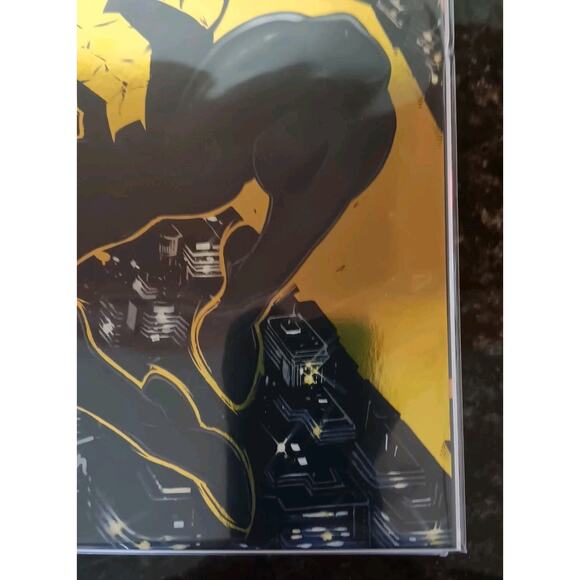 All-New Venom #1 Gold Foil Iban Coello Signed Variant Marvel Comics 2024 - Picture 7 of 9